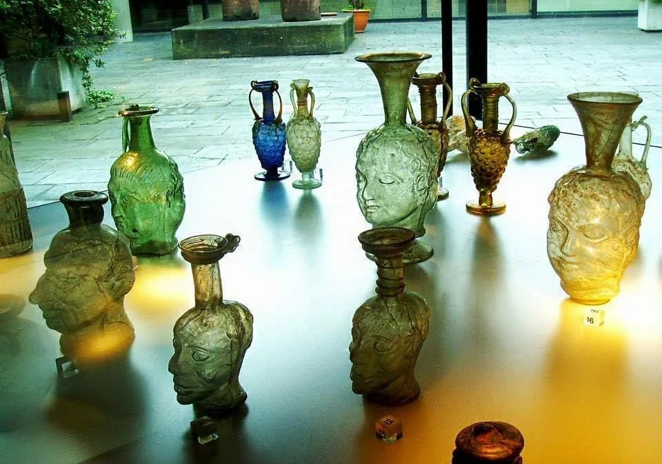 Самое древнее стекло. Стеклоделие в древнем Риме. Стеклоделие в древнем Египте. Венецианское стеклоделие. Первые стеклянные изделия древнего Египта.