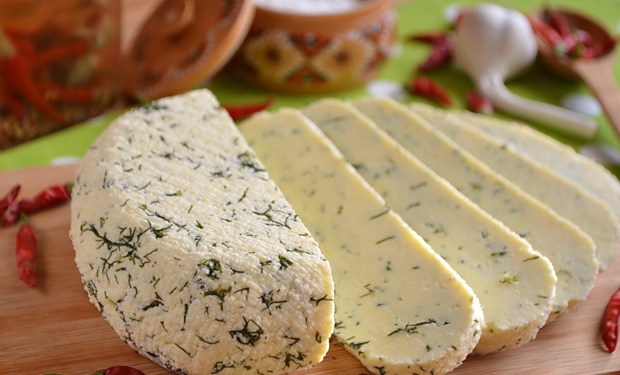 Сыр нежный рецепт. Домашний сыр. Домашний адыгейский сыр из молока.